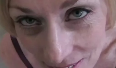 젊은 Audrina 은혜를 얻는 좋은 포르노 대화 우크라이나 피