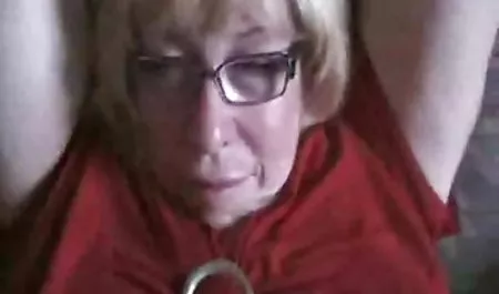 2,어머니,그리고 집에서 만든 포르노 근친상간 무릎