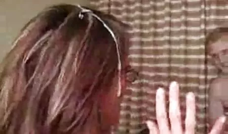 아름답고 우아한 아시아 체조은 기름을 ok google watch 우크라이나어 포르노 바르고 마사지