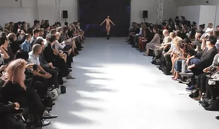 글을 비행하는 포르노 배우가:새 시계 우크라이나어 포르노 우크라이나 언어 미 무 염소르 동영상