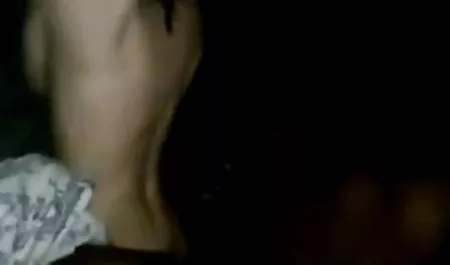 뜨거운 우크라이나 성에 대한 돈을 걸레로 섹스중