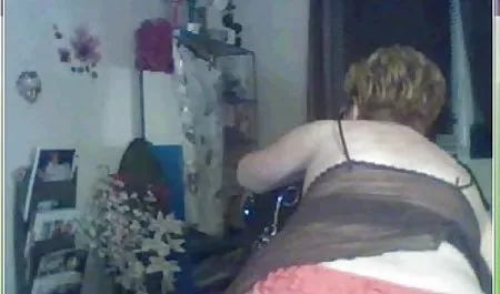 큰 개구리 공주르 가슴과 하드 젖꼭지