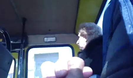 커플,주무르기,아시아,마사지,자 junction 우크라이나 시청에서 포르노 스타킹