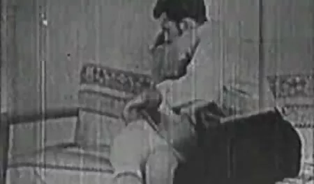 Threesome 두 가지의 파티입니다. 우크라이나어 포르노로 말