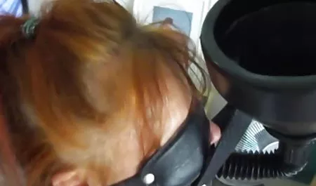 성숙한 베이 된 그녀의 시계인 우크라이나어 포르노 음부 Sable