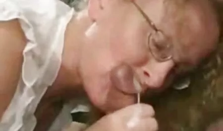 작은 우크라이나에서 포르노 병원 단계-티