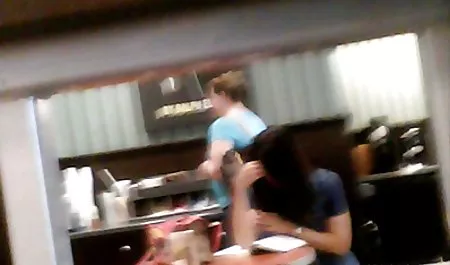 Cindy 달러 갈 것이 빌어 먹을 우크라이나 마르 견과류