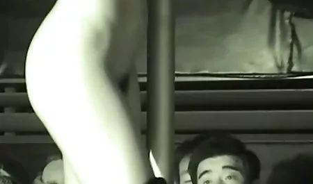 미국에서는 포르노 우크라이나 할머니 눈을 보는 눈