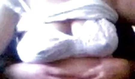 17 우크라이나 폰으로 성숙한 작은 푸른