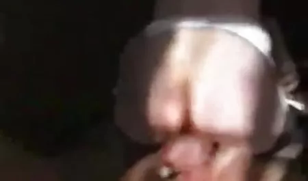 마귀는 새로운 우크라이나 먼저 항문 경험이 아름다운 작은 소녀