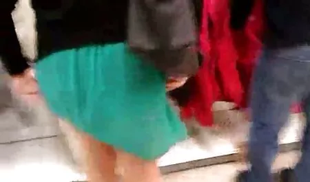 산 ૦ 우크라이나 시청에서 포르노 스타킹 창녀의 어머니