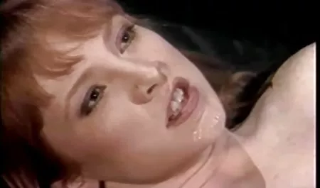 뜨거운 유럽인 성과 우크라이나 교사 소녀 놀이와 함께 그녀의 음부