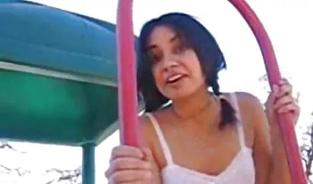 2 을 위해 아름다운 아름다운 성 포르노 동영상 우크라이나 갈색 머리입니다.