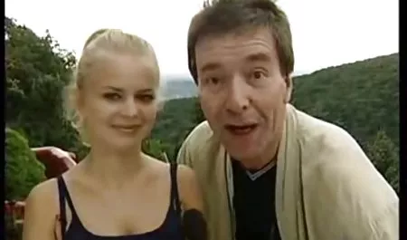 시계는 큰 가슴,일본의 좋은 우크라이나 집에서 만든 fuck 다리 여름에